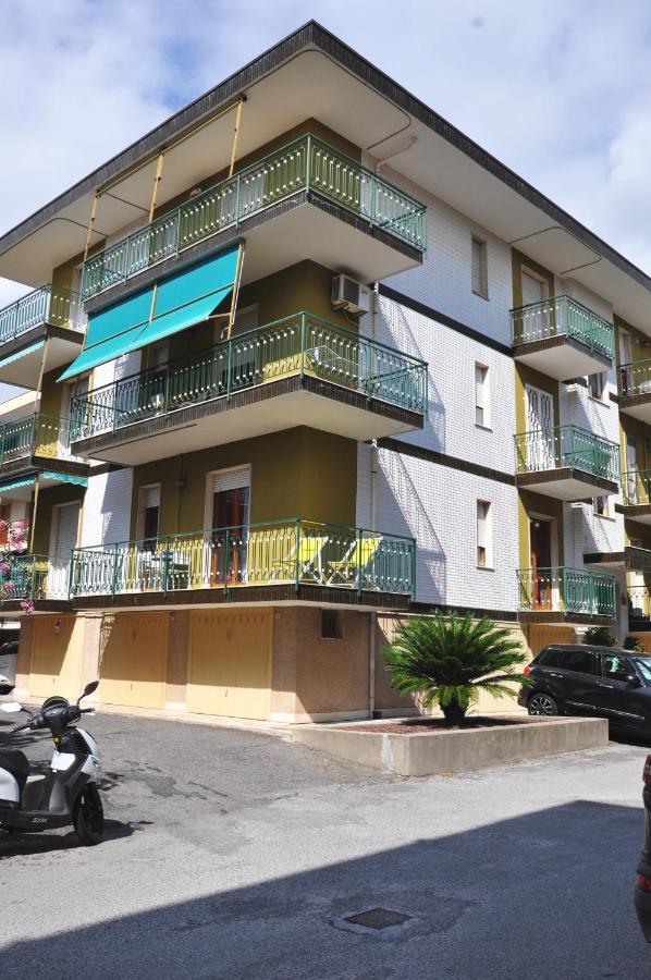 Viale Repubblica 329 1 Apartment ปิเอตราลิกูเร ภายนอก รูปภาพ